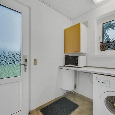 Vakantiehuis Pernilla - 2km From The Sea By Interhome Blåvand