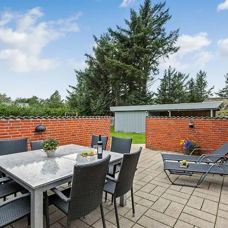 Vakantiehuis Pernilla - 2km From The Sea By Interhome *