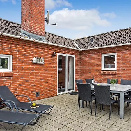 Vakantiehuis Pernilla - 2km From The Sea By Interhome