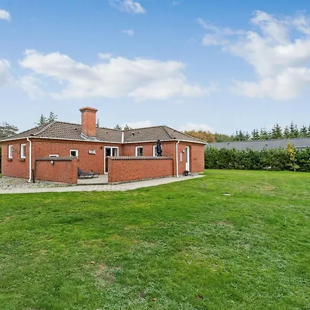 Holiday home Pernilla - 2km From The Sea By Interhome